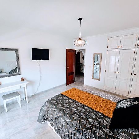 Oceanic Opulence Delux Apartment 몬뜨고르두 외부 사진