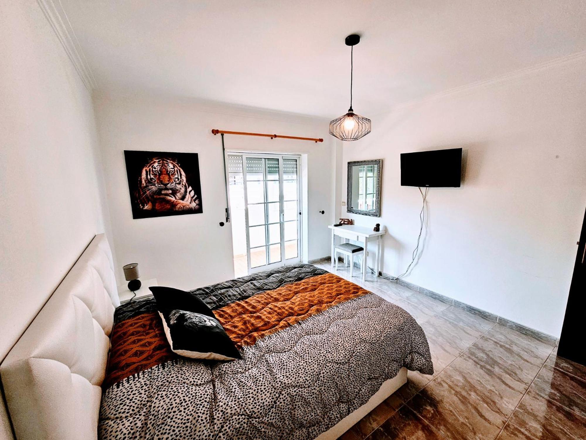 Oceanic Opulence Delux Apartment 몬뜨고르두 외부 사진